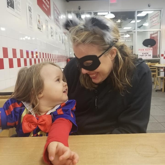 Meet your Posher, Keri - Picture 1 of 1